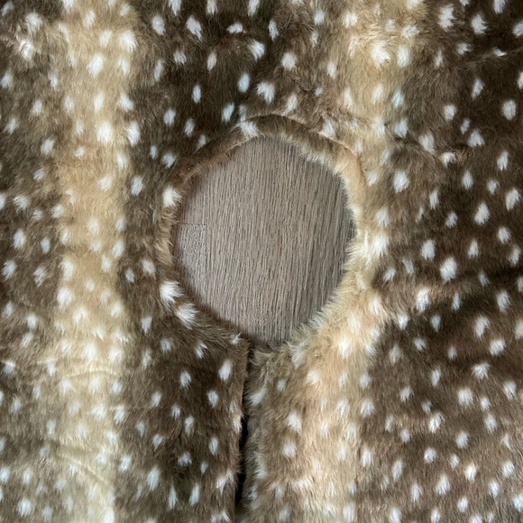 NWOT Faux Deer Tree Skirt - Picture 3 of 6